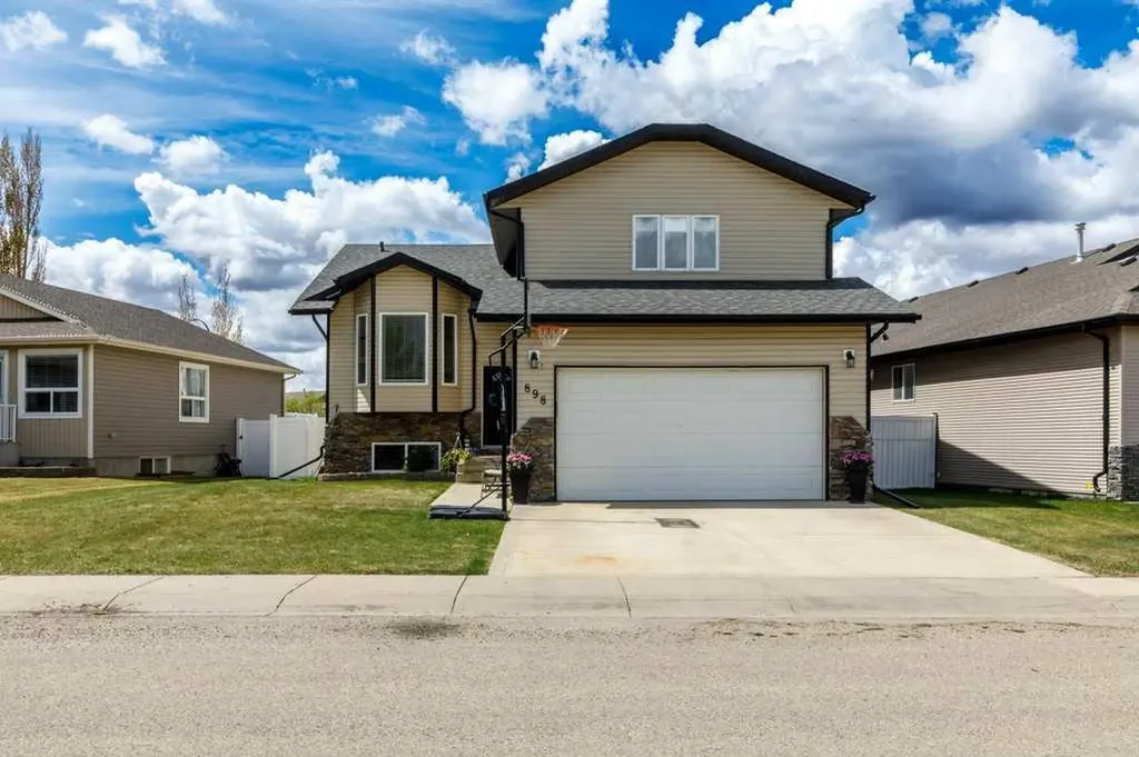 898 Ramage Crescent Red Deer AB T4P 2Z9