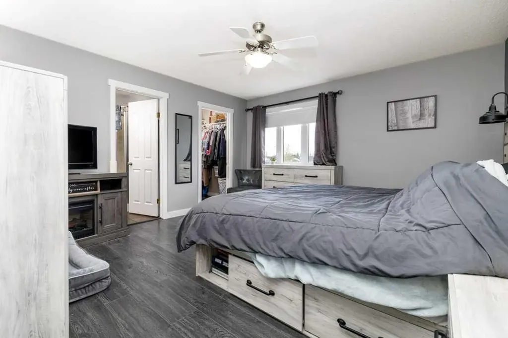 898 Ramage Crescent Red Deer AB T4P 2Z9