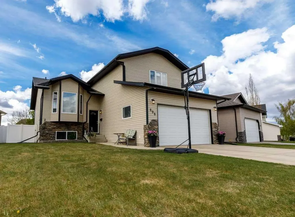898 Ramage Crescent Red Deer AB T4P 2Z9