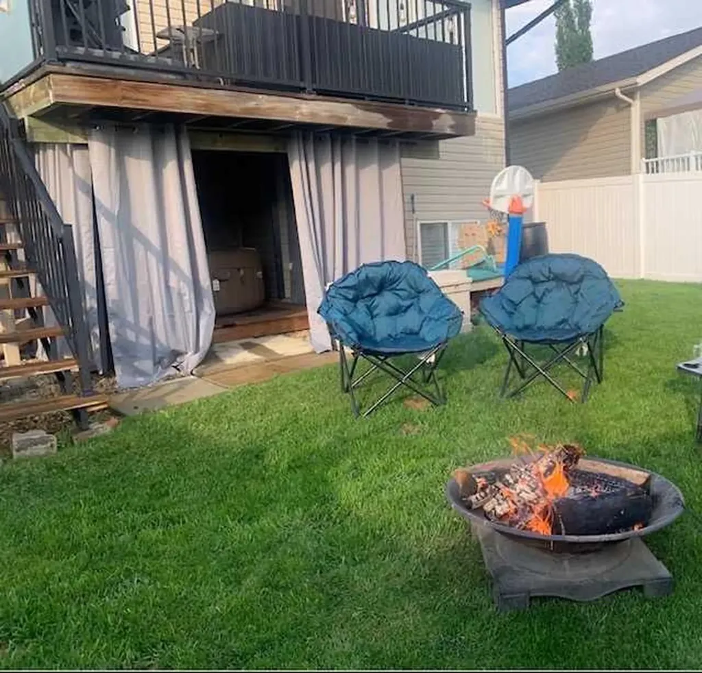 898 Ramage Crescent Red Deer AB T4P 2Z9