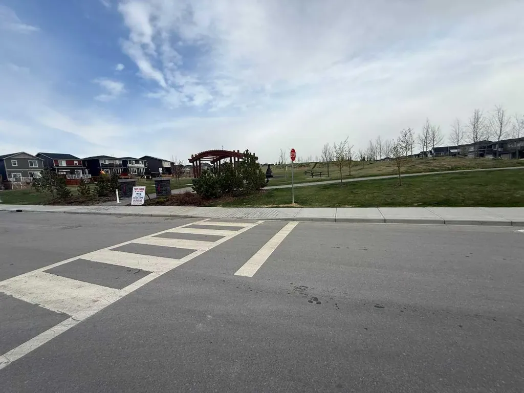 30 Emberside Link Cochrane AB T4C 3A8