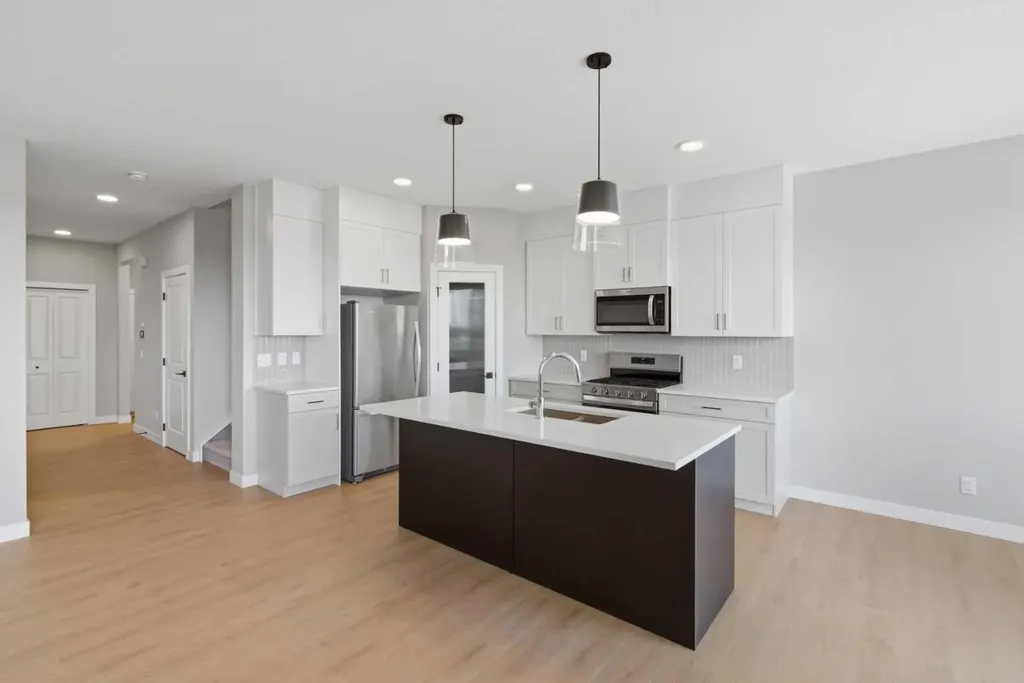 139 Belvedere Crescent SE Calgary AB T2A 7Y5