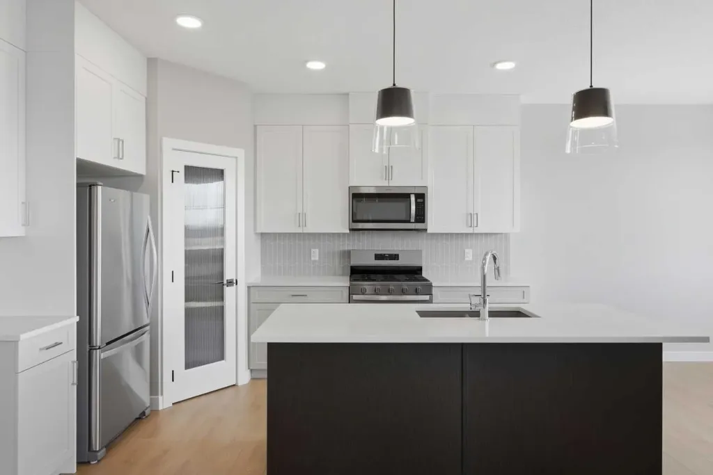 139 Belvedere Crescent SE Calgary AB T2A 7Y5
