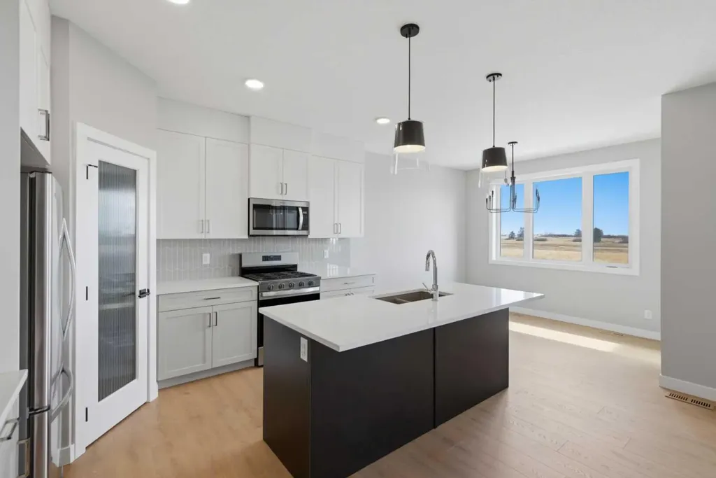 139 Belvedere Crescent SE Calgary AB T2A 7Y5