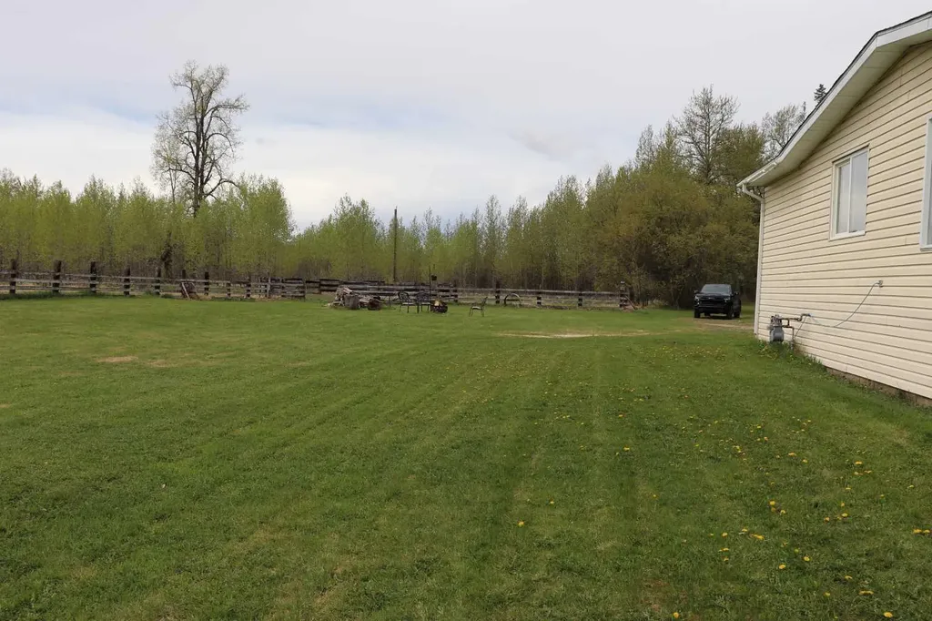 54525 Range Road 142b Rural Yellowhead County AB T7E 3Z4