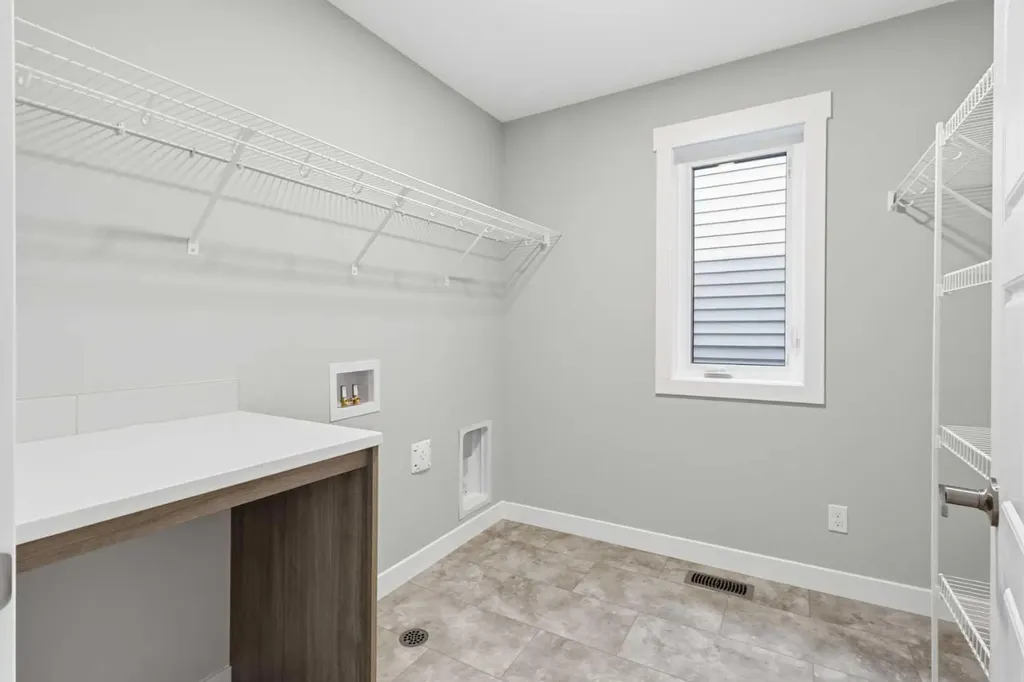 186 Annette Landing NW Calgary AB T3R 2K2