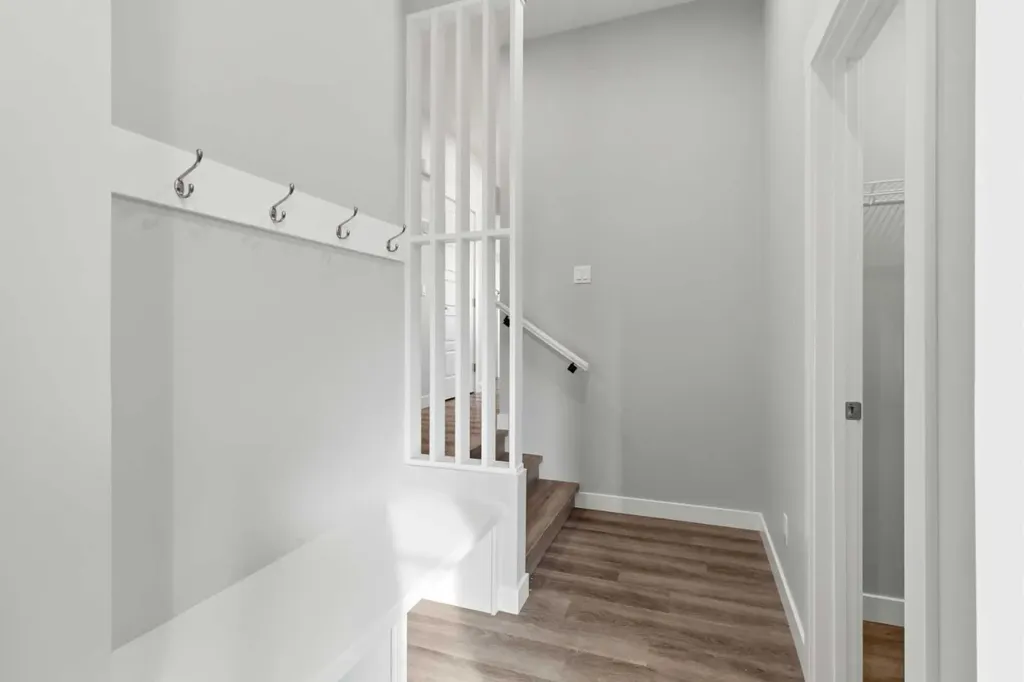 186 Annette Landing NW Calgary AB T3R 2K2