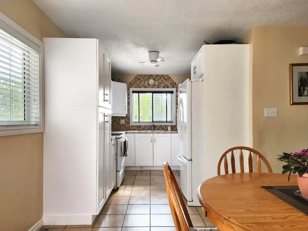 18 Willow Road Claresholm AB T0L0T0