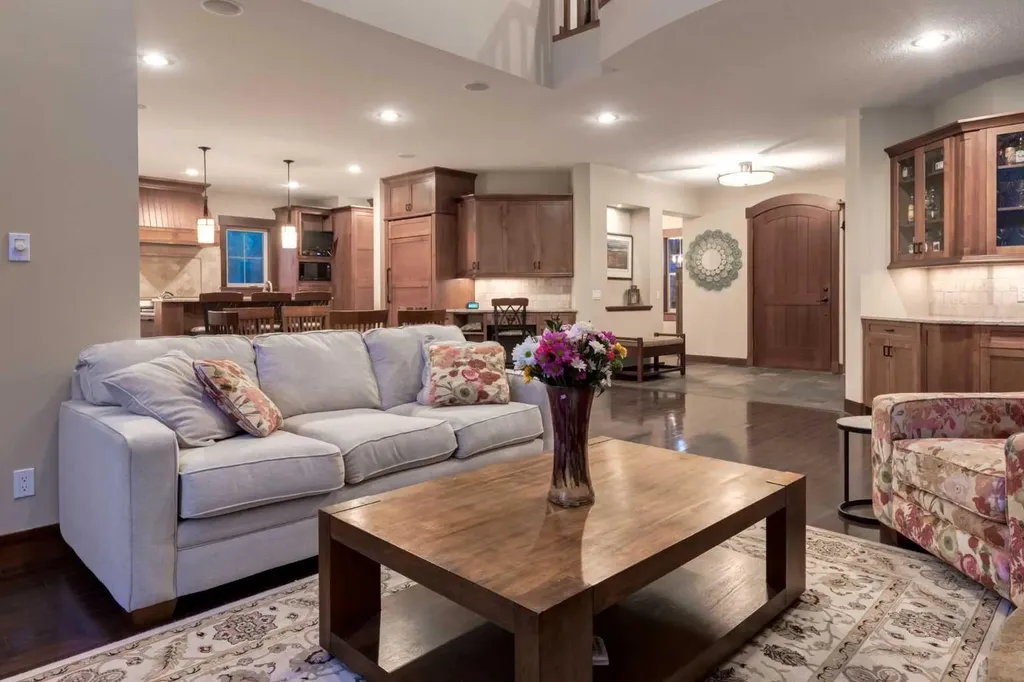 250 Crestridge Place SW Calgary AB T3B 5Z2