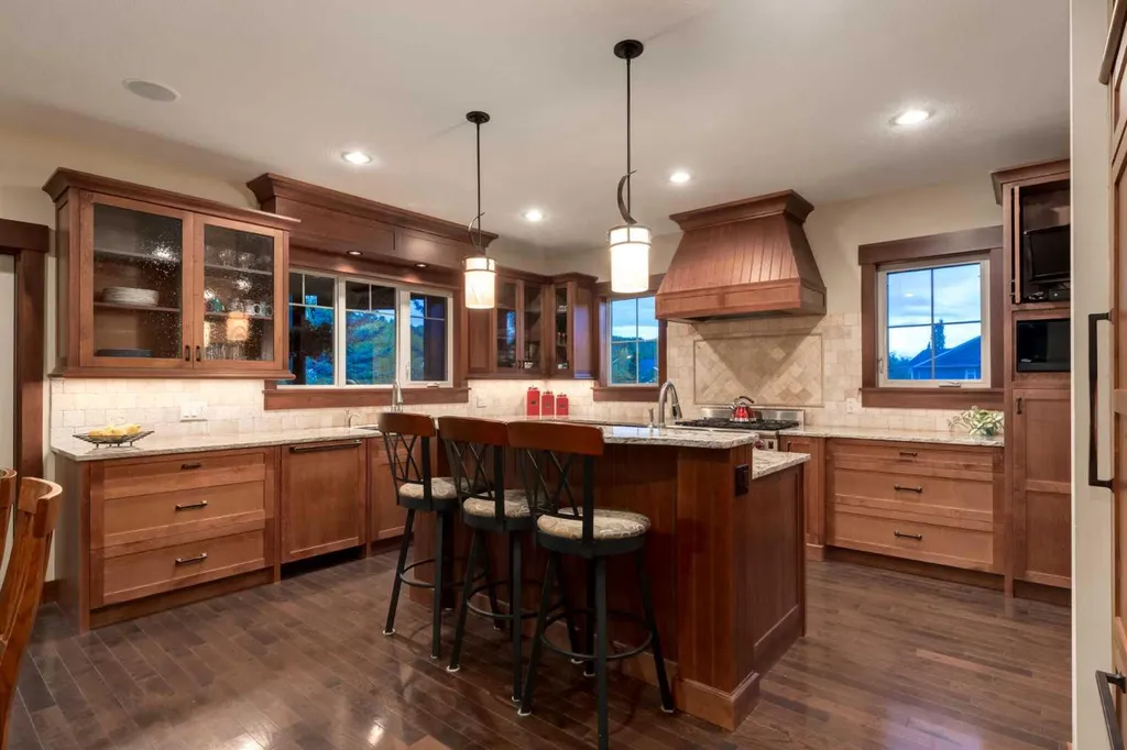 250 Crestridge Place SW Calgary AB T3B 5Z2