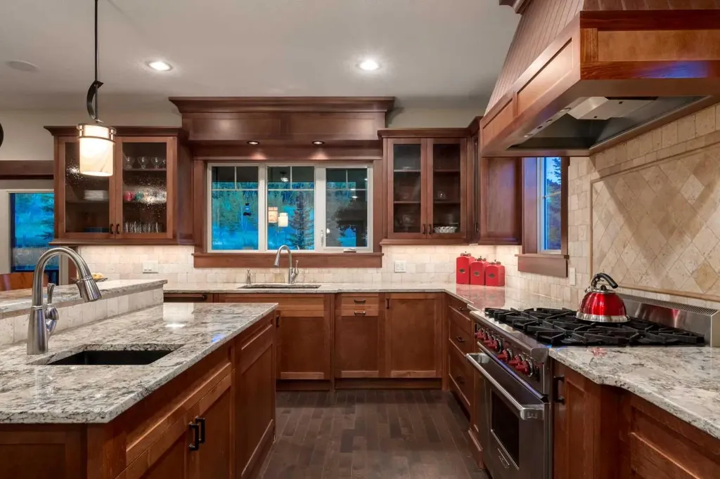 250 Crestridge Place SW Calgary AB T3B 5Z2