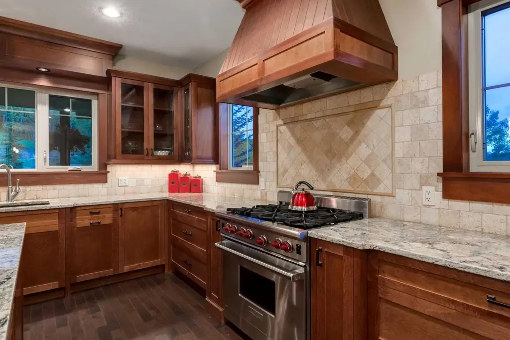 250 Crestridge Place SW Calgary AB T3B 5Z2