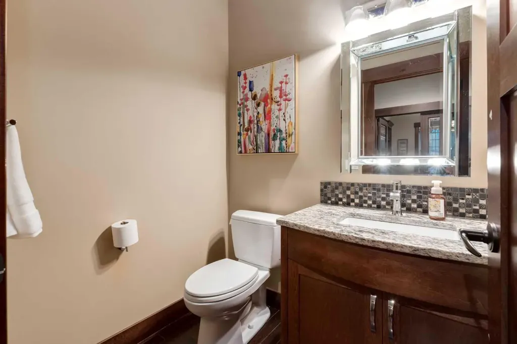 250 Crestridge Place SW Calgary AB T3B 5Z2