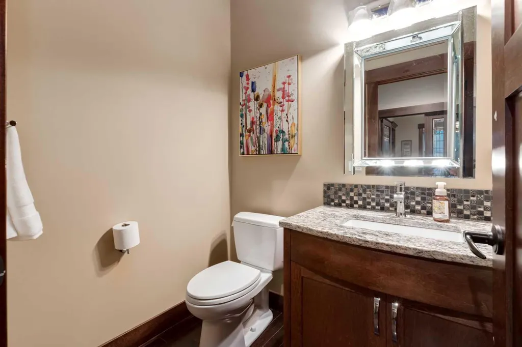 250 Crestridge Place SW Calgary AB T3B 5Z2
