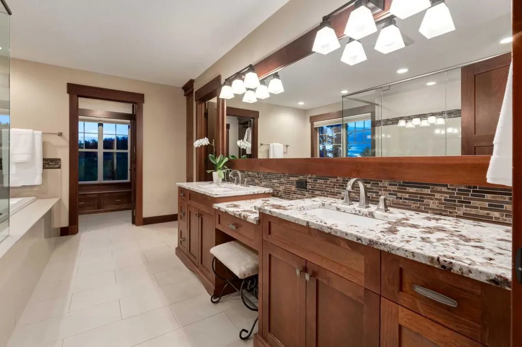 250 Crestridge Place SW Calgary AB T3B 5Z2