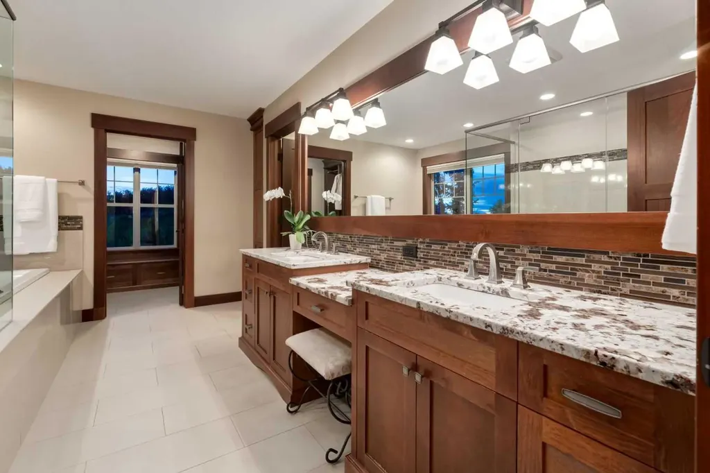 250 Crestridge Place SW Calgary AB T3B 5Z2
