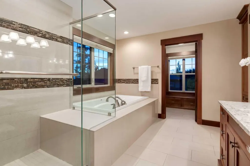 250 Crestridge Place SW Calgary AB T3B 5Z2