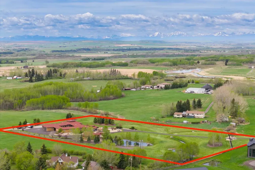 322066 4 Street E Rural Foothills County AB T1S 1A2