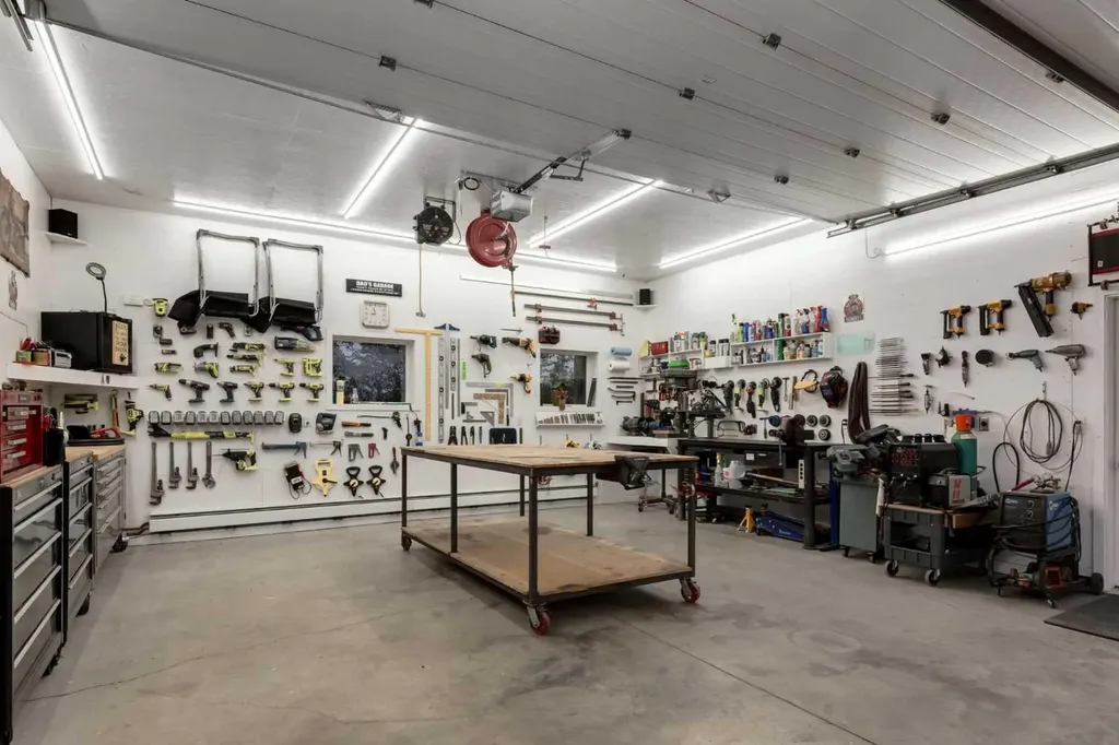 322066 4 Street E Rural Foothills County AB T1S 1A2