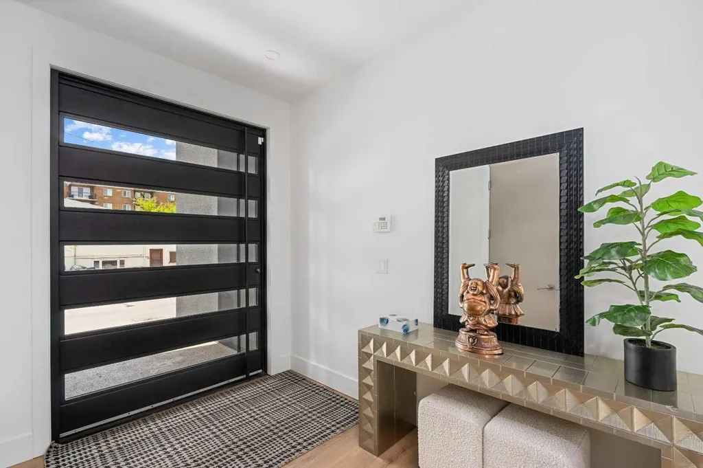 2620 14a Street SW Calgary AB T2T3X7