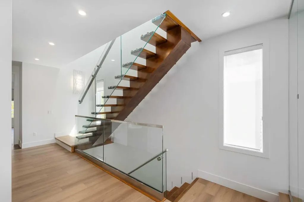 2620 14a Street SW Calgary AB T2T3X7