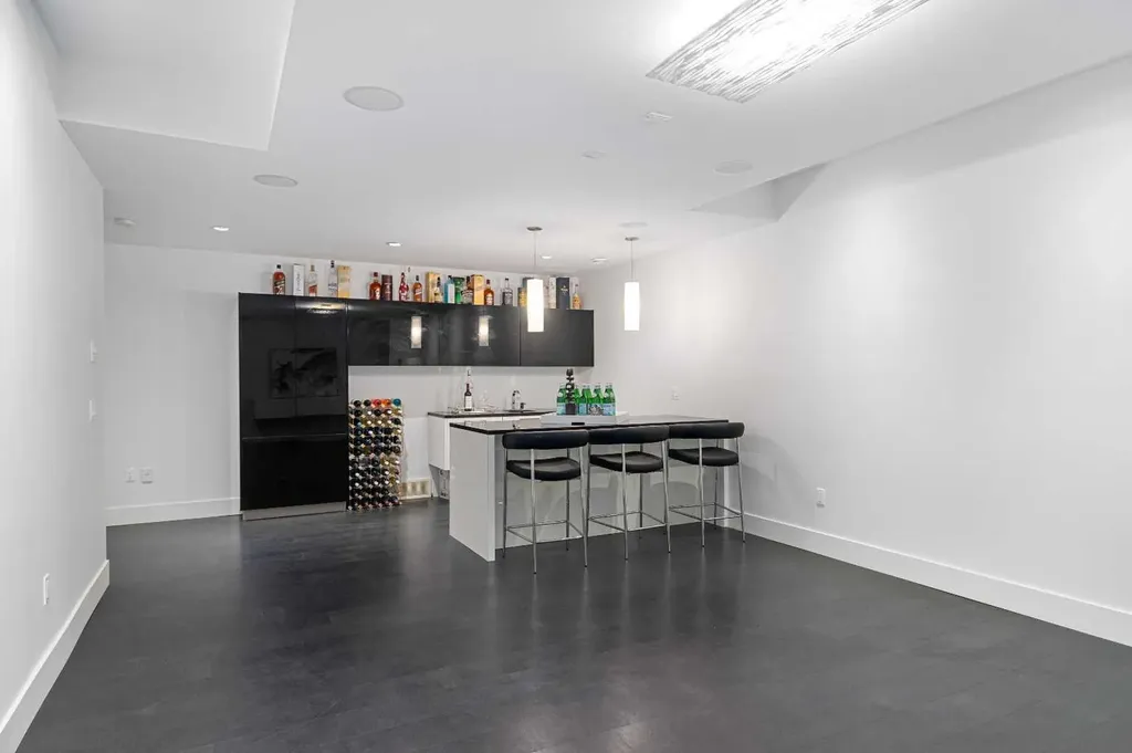 2620 14a Street SW Calgary AB T2T3X7