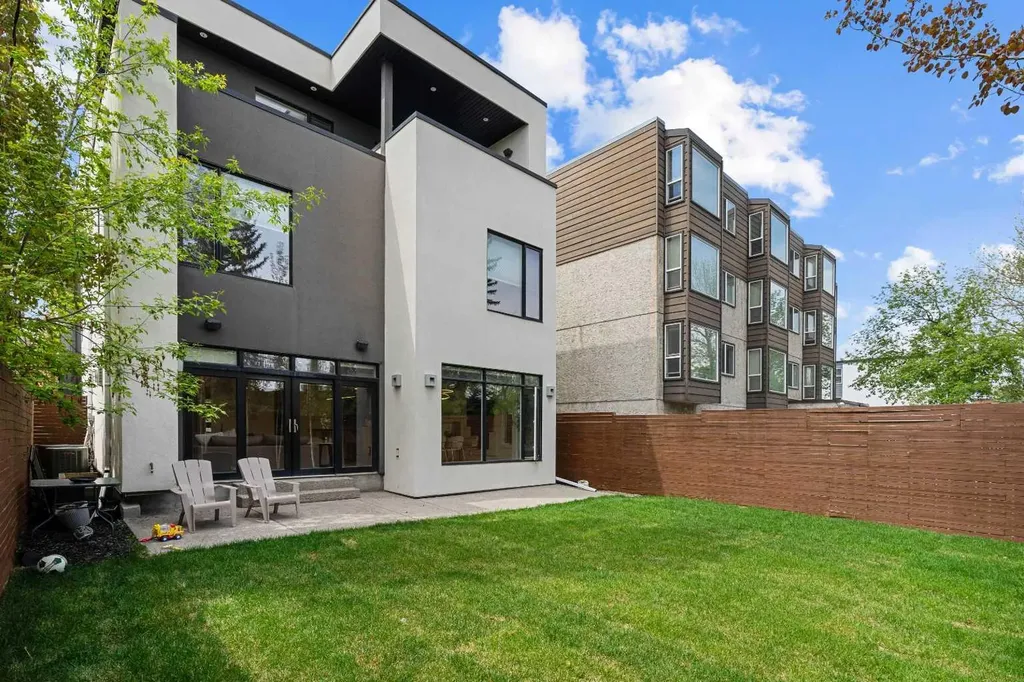 2620 14a Street SW Calgary AB T2T3X7