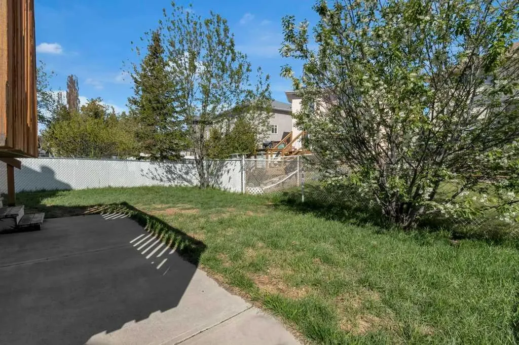 24 Citadel Close NW Calgary AB T3G 4A5