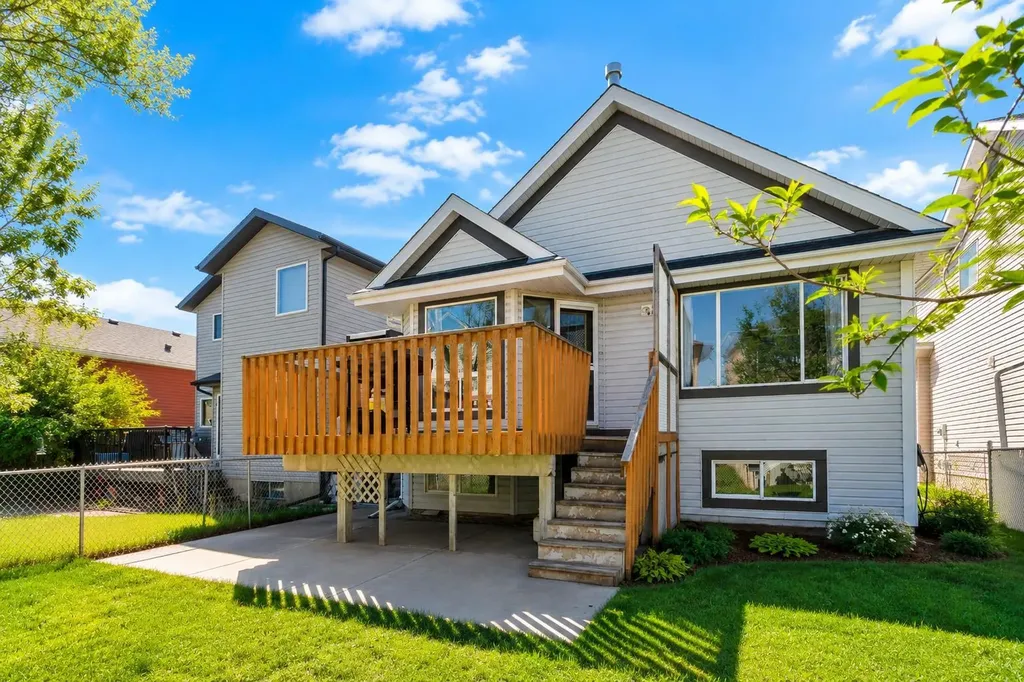24 Citadel Close NW Calgary AB T3G 4A5