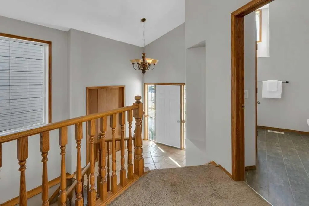 24 Citadel Close NW Calgary AB T3G 4A5