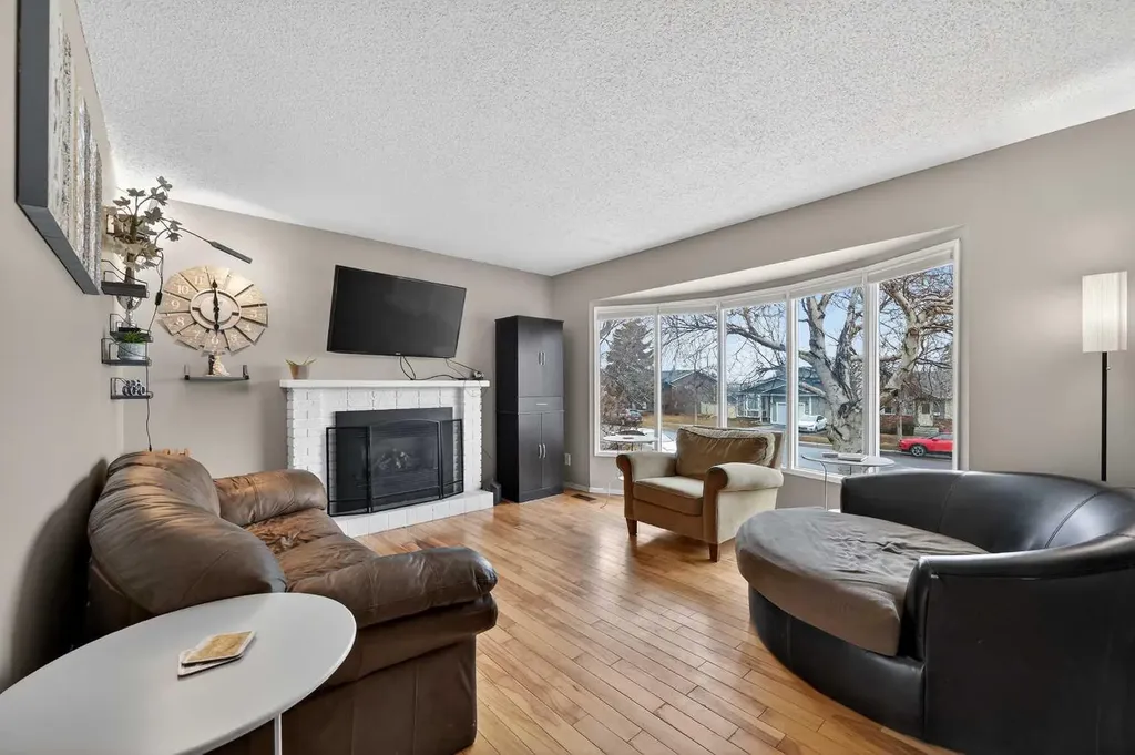 103 Macewan Drive NW Calgary AB T3K 2G2