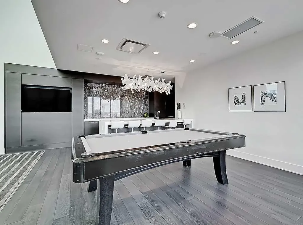 901 10 Avenue SW Calgary AB T2R 0B5