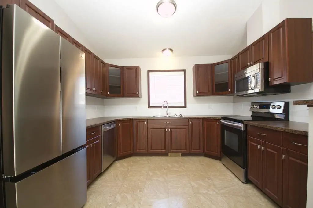 323 2 Street NW Redcliff AB T0J 2P2
