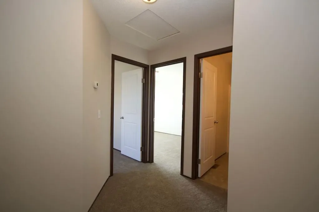 323 2 Street NW Redcliff AB T0J 2P2