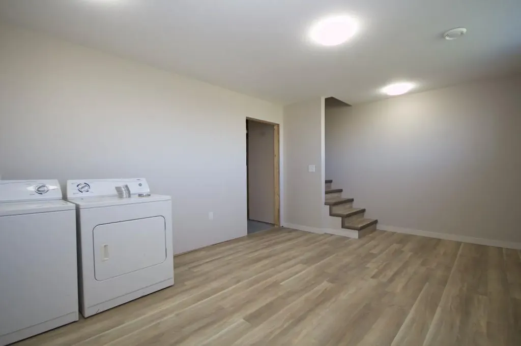 323 2 Street NW Redcliff AB T0J 2P2