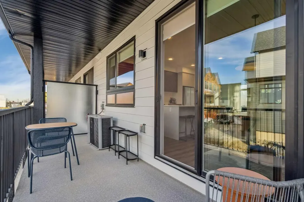 293 Dieppe Drive SW Calgary AB T3E 8H6
