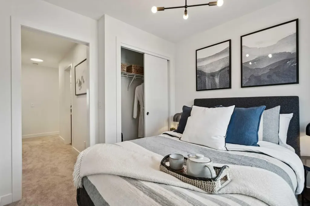 293 Dieppe Drive SW Calgary AB T3E 8H6
