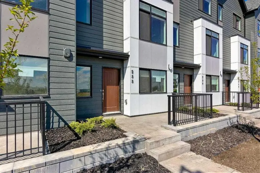 293 Dieppe Drive SW Calgary AB T3E 8H6