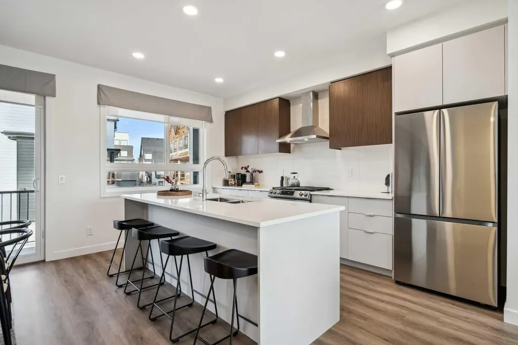 293 Dieppe Drive SW Calgary AB T3E 8H6