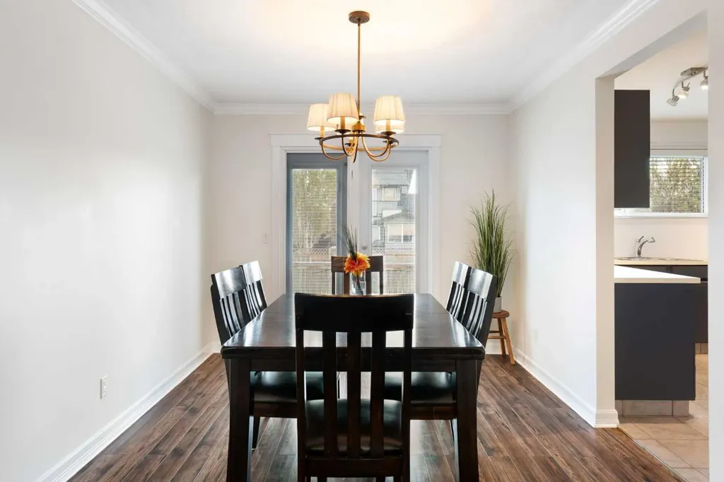 8 Hawkwood Place NW Calgary AB T3G 1X6