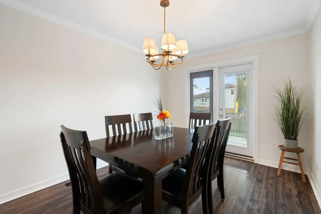 8 Hawkwood Place NW Calgary AB T3G 1X6
