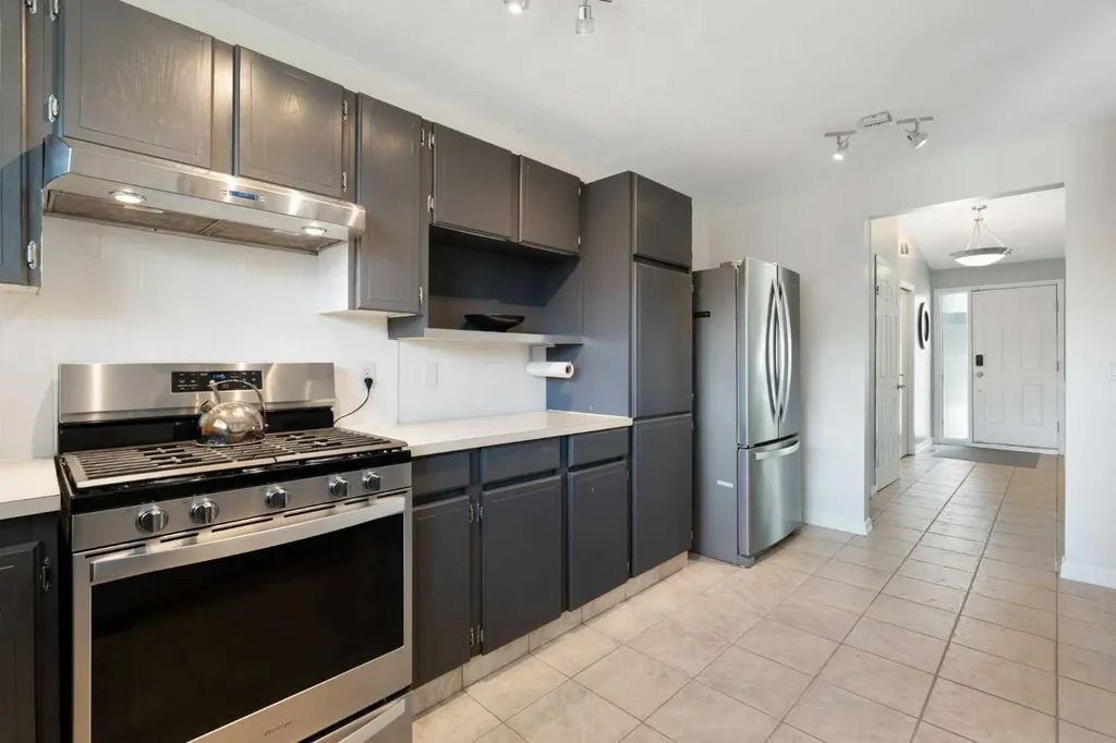 8 Hawkwood Place NW Calgary AB T3G 1X6