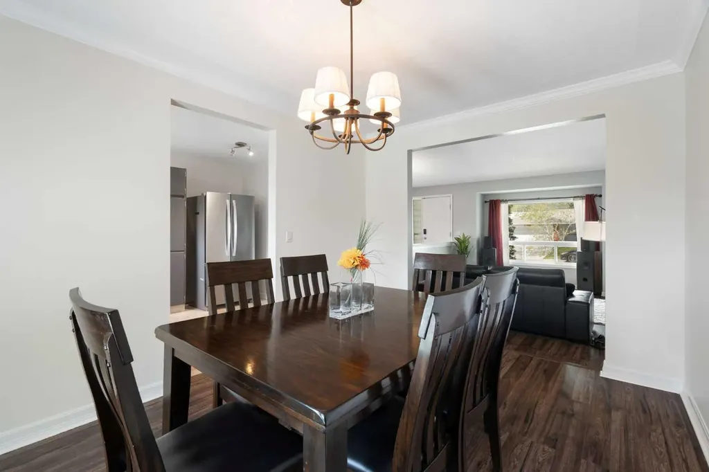 8 Hawkwood Place NW Calgary AB T3G 1X6