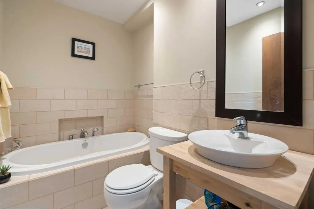8 Hawkwood Place NW Calgary AB T3G 1X6