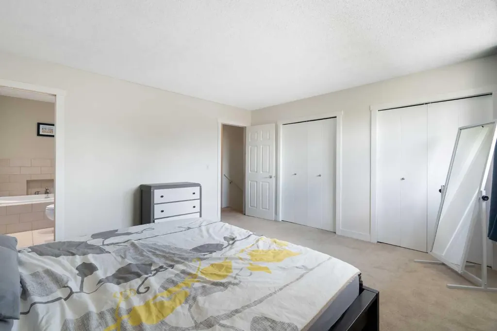 8 Hawkwood Place NW Calgary AB T3G 1X6