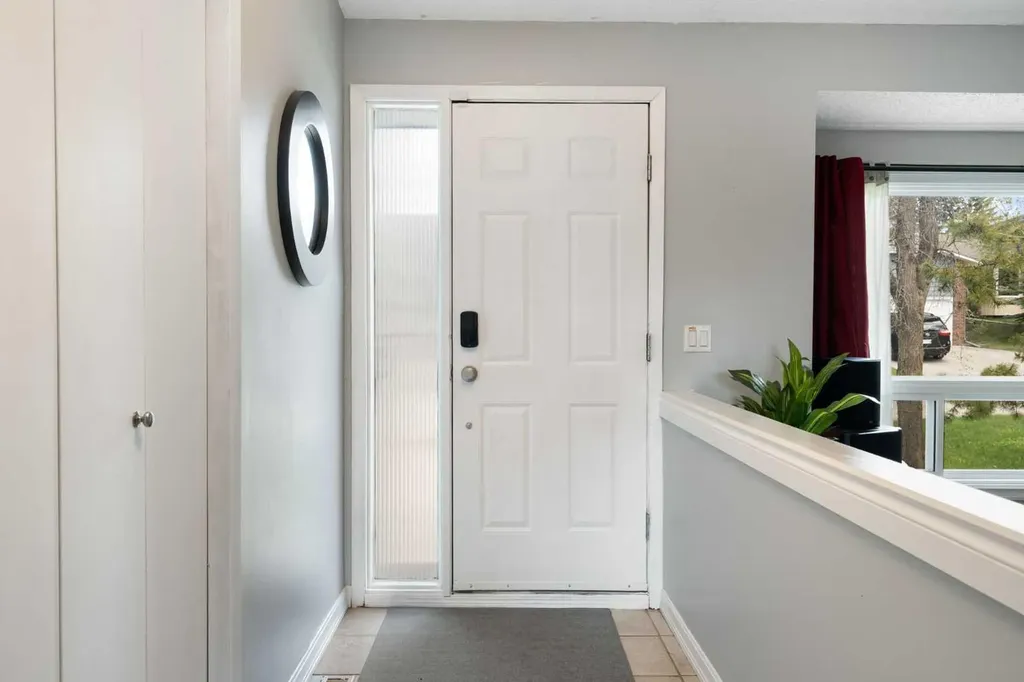8 Hawkwood Place NW Calgary AB T3G 1X6