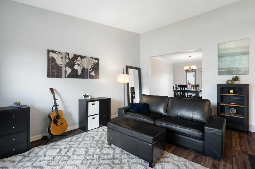 8 Hawkwood Place NW Calgary AB T3G 1X6