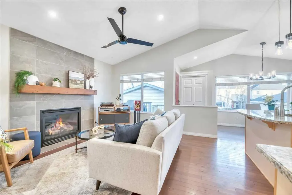 133 Copperfield Gardens SE Calgary AB T2Z4C2