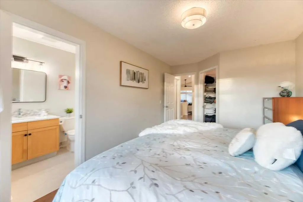 133 Copperfield Gardens SE Calgary AB T2Z4C2