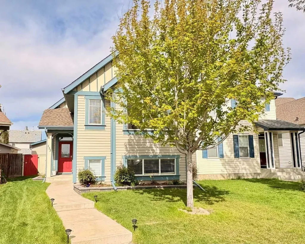 133 Copperfield Gardens SE Calgary AB T2Z4C2